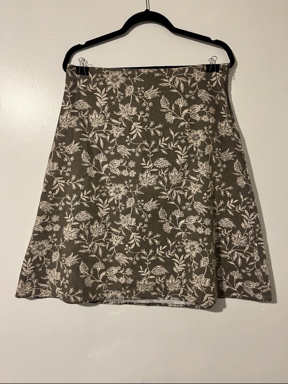 Eddie Bauer Linen A-Line Skirt with Cream Floral Print
